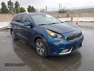 2017 Kia Niro Touring Launch Edition with VIN KNDCC3LC2H5048657, listed as a IAAI auction lot 41736127 with 190,828 mi miles. Bid and sale history available at carsss.com. Image 6.