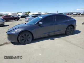 2024 Tesla Model 3 z VIN 5YJ3E1EA9RF820808, wystawiony jako Copart lot #51255605 z przebiegiem 12 216 mil mil oraz Szkody całkowita. Historia ofert i sprzedaży dostępna na DreamBid. Obrazek 1.