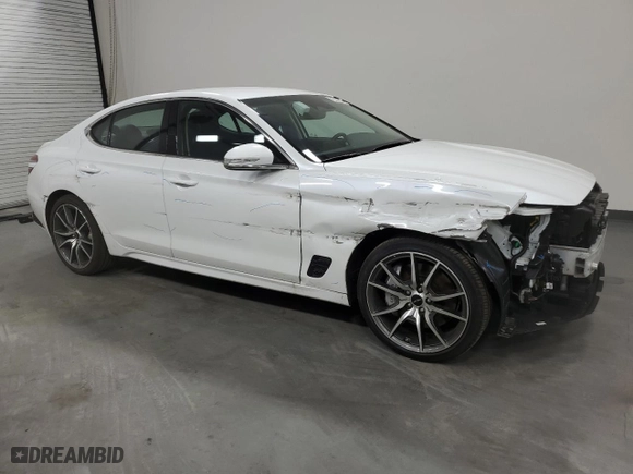 2025 Genesis G70 2.5T with VIN KMTG34SC4SU149464, listed as a Copart auction lot 54305175 with 10,646 mi miles and Clean Title. Bid and sale history available at carsss.com. Image 4.