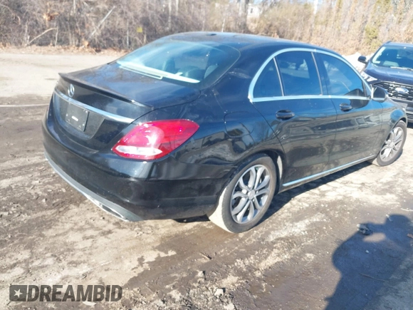 2016 Mercedes-Benz C 300 z VIN 55SWF4JBXGU118910, wystawiony jako IAAI lot #41596246 z przebiegiem 96 835 mil mil oraz . Historia ofert i sprzedaży dostępna na DreamBid. Obrazek 4.
