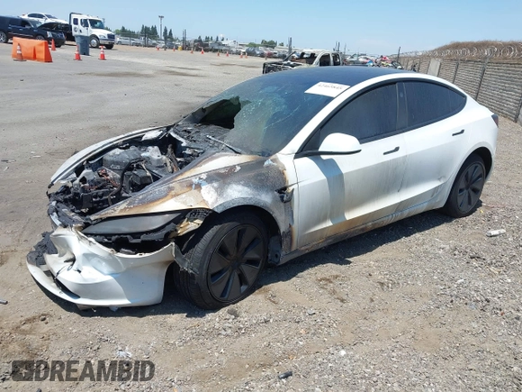 2025 Tesla Model 3 Long Range с VIN 5YJ3E1EA6SF014611, выставлен на аукционе IAAI как лот 42465845 с пробегом Не указан миль и . История ставок и продаж доступна на DreamBid. Изображение 2.