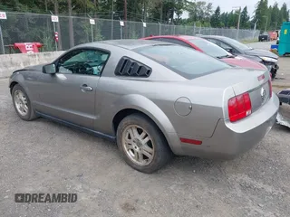 2008 Ford Mustang Deluxe with VIN 1ZVHT80N485182883, listed as a IAAI auction lot 42615739 with 203,793 mi miles and . Bid and sale history available at DreamBid. Image 3.