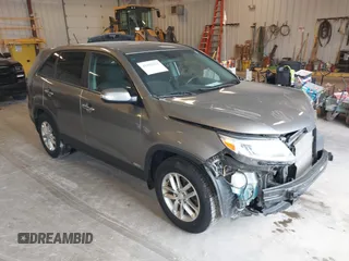 2015 Kia Sorento LX with VIN 5XYKTCA68FG640609, listed as a IAAI auction lot 41902622 with 140,514 mi miles. Bid and sale history available at carsss.com. Image 1.
