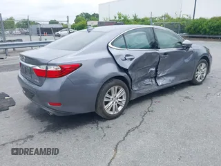 2015 Lexus ES 330 z VIN JTHBK1GG6F2153506, wystawiony jako IAAI lot #42357576 z przebiegiem 142 795 mil mil oraz . Historia ofert i sprzedaży dostępna na DreamBid. Obrazek 4.