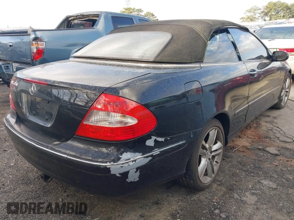 2007 Mercedes-Benz CLK 350 z VIN WDBTK56F07F211009, wystawiony jako IAAI lot #41785678 z przebiegiem 171 181 mil mil oraz . Historia ofert i sprzedaży dostępna na DreamBid. Obrazek 4.