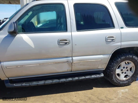 2004 Chevrolet Tahoe LT with VIN 1GNEC13Z94R203331, listed as a IAAI auction lot 41799844 with 266,669 mi miles. Bid and sale history available at carsss.com. Image 6.