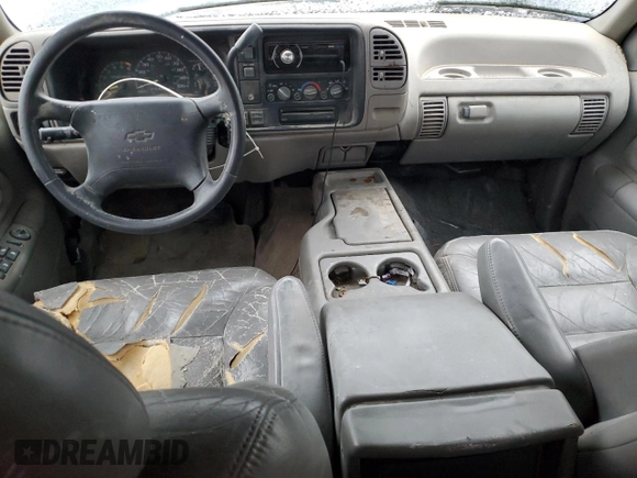 1996 Chevrolet Suburban z VIN 3GNFK16RXTG125871, wystawiony jako Copart lot #86401384 z przebiegiem 220 767 mil mil oraz Czysty tytuł • Clean title. Historia ofert i sprzedaży dostępna na DreamBid. Obrazek 8.