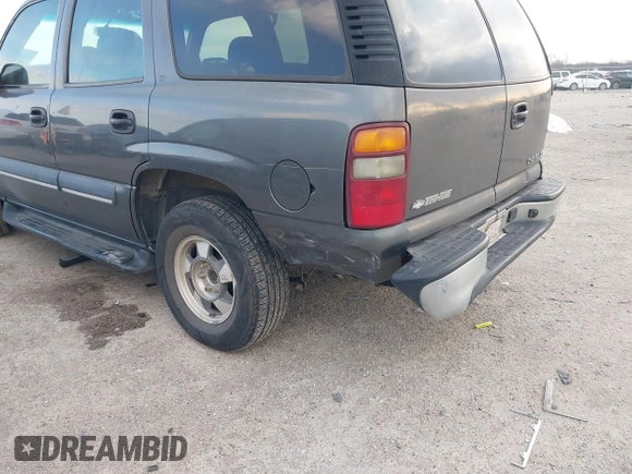 2002 Chevrolet Tahoe LS with VIN 1GNEC13V22R226380, listed as a IAAI auction lot 41261772 with 311,749 mi miles. Bid and sale history available at carsss.com. Image 6.