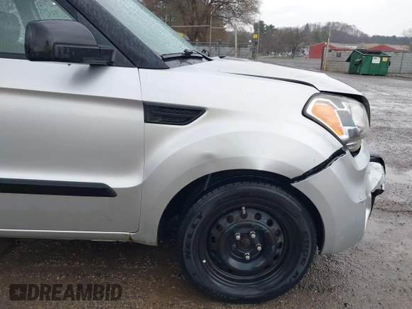 2011 Kia Soul with VIN KNDJT2A15B7319127, listed as a IAAI auction lot 41899511 with 210,660 mi miles. Bid and sale history available at carsss.com. Image 17.