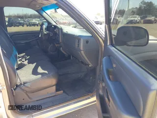 1999 Chevrolet Silverado 1500 with VIN 1GCEC14W7XZ212594, listed as a IAAI auction lot 41667439 with 209,911 mi miles. Bid and sale history available at carsss.com. Image 5.