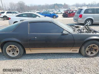 1986 Chevrolet Camaro Z28 Sport with VIN 1G1FP87F3GN132044, listed as a IAAI auction lot 41899252 with 92,424 mi miles. Bid and sale history available at carsss.com. Image 13.