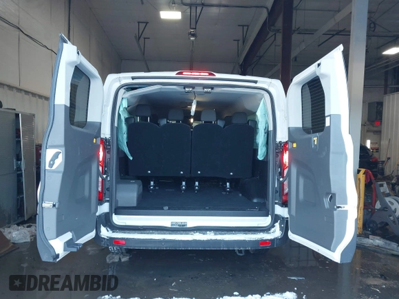 2023 Ford Transit Passenger XL с VIN 1FBAX2YGXPKA45186, выставлен на аукционе IAAI как лот 41625035 с пробегом 42 174 миль миль и . История ставок и продаж доступна на DreamBid. Изображение 18.