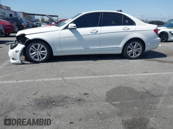 2013 Mercedes-Benz C 300 Sport с VIN WDDGF8AB0DG059869, выставлен на аукционе IAAI как лот 42404048 с пробегом 89 237 миль миль и . История ставок и продаж доступна на DreamBid. Изображение 15.