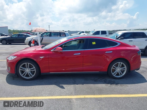 2013 Tesla Model S с VIN 5YJSA1CN9DFP09973, выставлен на аукционе IAAI как лот 42724026 с пробегом 61 546 миль миль и . История ставок и продаж доступна на DreamBid. Изображение 15.