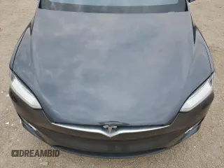 2016 Tesla Model X 70D z VIN 5YJXCAE29GF006512, wystawiony jako Copart lot #57517885 z przebiegiem Nie podano mil oraz Szkoda całkowita • Salvage title. Historia ofert i sprzedaży dostępna na DreamBid. Obrazek 12.