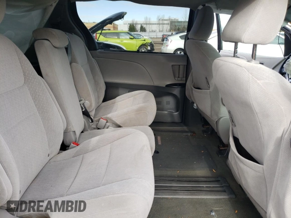 2016 Toyota Sienna LE AAS z VIN 5TDKK3DC7GS712022, wystawiony jako Copart lot #79108114 z przebiegiem 78 235 mil mil oraz Szkoda całkowita • Salvage title. Historia ofert i sprzedaży dostępna na DreamBid. Obrazek 11.
