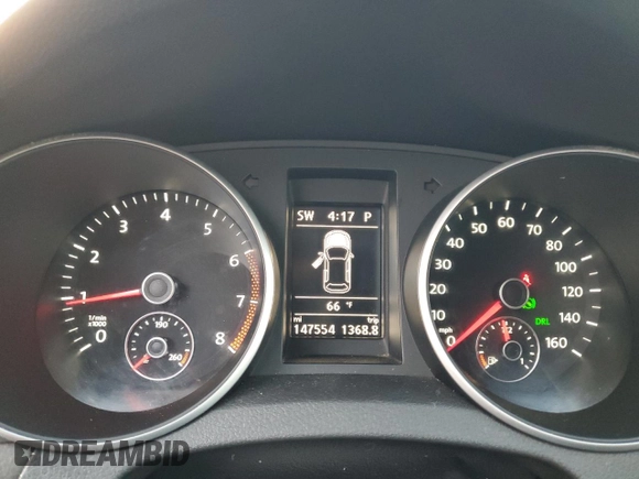 2013 Volkswagen Golf w/Conv & Sunroof с VIN WVWBB7AJ8DW030918, выставлен на аукционе Copart как лот 83351604 с пробегом 147 554 миль миль и Списание • Salvage title. История ставок и продаж доступна на DreamBid. Изображение 9.