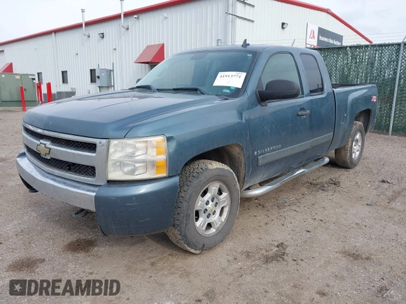 2007 Chevrolet Silverado 1500 1LT with VIN 1GCEK19087Z649494, listed as a IAAI auction lot 41913771 with 196,954 mi miles and . Bid and sale history available at DreamBid. Image 2.