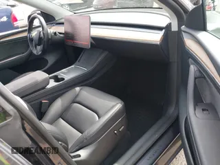2024 Tesla Model Y с VIN 7SAYGDEDXRF054960, выставлен на аукционе IAAI как лот 42585098 с пробегом 17 703 миль миль и . История ставок и продаж доступна на DreamBid. Изображение 5.