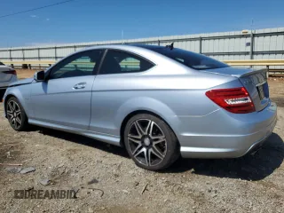 2013 Mercedes-Benz C 350 с VIN WDDGJ5HB1DF957633, выставлен на аукционе Copart как лот 65576675 с пробегом 232 132 миль миль и Списание • Salvage title. История ставок и продаж доступна на DreamBid. Изображение 2.
