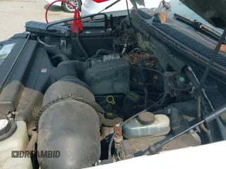 2002 Ford F-150 XL с VIN 2FTRF17282CA82560, выставлен на аукционе IAAI как лот 43131326 с пробегом 170 703 миль миль и . История ставок и продаж доступна на DreamBid. Изображение 15.