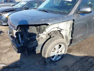2019 Kia Soul with VIN KNDJN2A28K7658063, listed as a IAAI auction lot 41373746 with 75,161 mi miles. Bid and sale history available at carsss.com. Image 6.