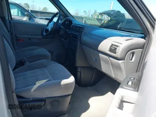 2003 Chevrolet Venture w/Y3G Mobility Pkg with VIN 1GNDX03E83D270912, listed as a IAAI auction lot 41764542 with 216,229 mi miles. Bid and sale history available at carsss.com. Image 5.
