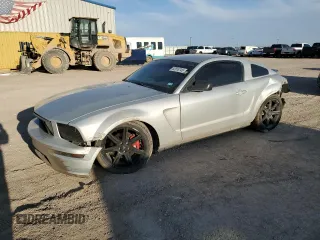 2006 Ford Mustang GT Deluxe z VIN 1ZVFT82H065132980, wystawiony jako Copart lot #52818745 z przebiegiem 207 854 mil mil oraz Szkoda całkowita • Salvage title. Historia ofert i sprzedaży dostępna na DreamBid. Obrazek 1.