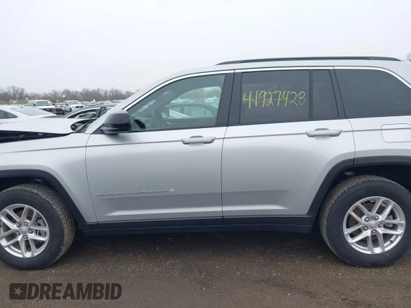 2024 Jeep Grand Cherokee Laredo X with VIN 1C4RJHAGXRC165256, listed as a IAAI auction lot 41927428 with 21,106 mi miles. Bid and sale history available at carsss.com. Image 14.
