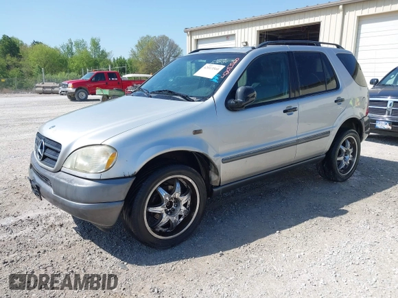 1998 Mercedes-Benz M 320/430/500 with VIN 4JGAB54E4WA028044, listed as a IAAI auction lot 42013560 with 196,372 mi miles and . Bid and sale history available at DreamBid. Image 2.