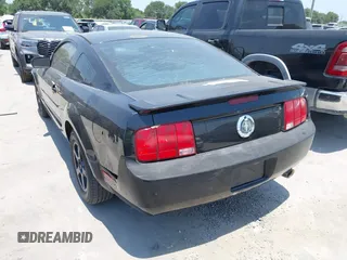 2008 Ford Mustang Deluxe с VIN 1ZVHT80N385174953, выставлен на аукционе IAAI как лот 42332310 с пробегом 110 567 миль миль и . История ставок и продаж доступна на DreamBid. Изображение 3.