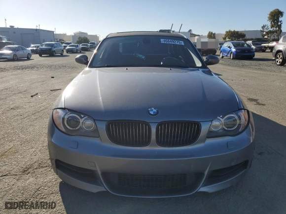 2009 BMW 1 Series 135i with VIN WBAUC73549VK94718, listed as a Copart auction lot 46849275 with 0 mi miles and Salvage Title. Bid and sale history available at carsss.com. Image 5.