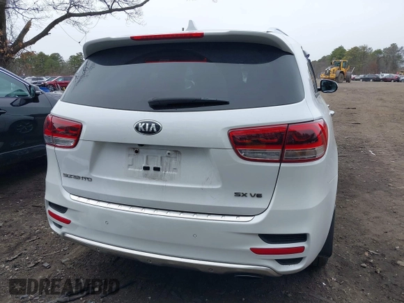 2018 Kia Sorento SX with VIN 5XYPKDA51JG405998, listed as a IAAI auction lot 41837641 with 138,909 mi miles and . Bid and sale history available at carsss.com. Image 17.