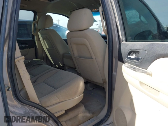 2007 Chevrolet Tahoe LTZ z VIN 1GNFC130X7R241919, wystawiony jako IAAI lot #41270202 z przebiegiem Nie podano mil oraz . Historia ofert i sprzedaży dostępna na DreamBid. Obrazek 8.