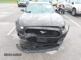 2017 Ford Mustang EcoBoost z VIN 1FA6P8TH8H5250242, wystawiony jako IAAI lot #41928531 z przebiegiem 81 632 mil mil oraz . Historia ofert i sprzedaży dostępna na DreamBid. Obrazek 17.