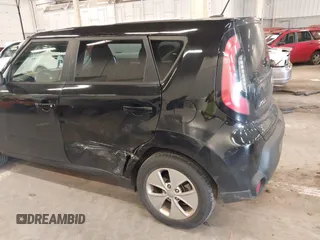 2014 Kia Soul with VIN KNDJN2A28E7110441, listed as a IAAI auction lot 41870022 with 146,981 mi miles. Bid and sale history available at carsss.com. Image 13.