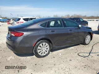 2015 Chrysler 200 LX z VIN 1C3CCCFBXFN610082, wystawiony jako Copart lot #53968855 z przebiegiem 116 395 mil mil oraz Czysty tytuł • Clean title. Historia ofert i sprzedaży dostępna na DreamBid. Obrazek 3.