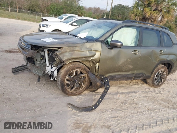 2025 Subaru Forester Limited z VIN JF2SLDRC1SH484884, wystawiony jako IAAI lot #41590511 z przebiegiem 4 933 mil mil oraz . Historia ofert i sprzedaży dostępna na DreamBid. Obrazek 6.