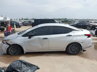 2021 Nissan Versa S with VIN 3N1CN8DV9ML925147, listed as a IAAI auction lot 41526337 with 72,495 mi miles. Bid and sale history available at carsss.com. Image 14.