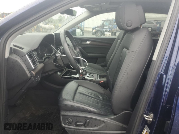 2021 Audi Q5 Premium z VIN WA1AAAFY4M2002990, wystawiony jako Copart lot #57480875 z przebiegiem 55 171 mil mil oraz Szkoda całkowita • Salvage title. Historia ofert i sprzedaży dostępna na DreamBid. Obrazek 7.