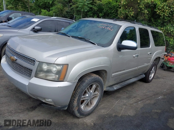 2007 Chevrolet Suburban LTZ with VIN 3GNFK16347G230066, listed as a IAAI auction lot 42183962 with Not Provided miles. Bid and sale history available at carsss.com. Image 2.