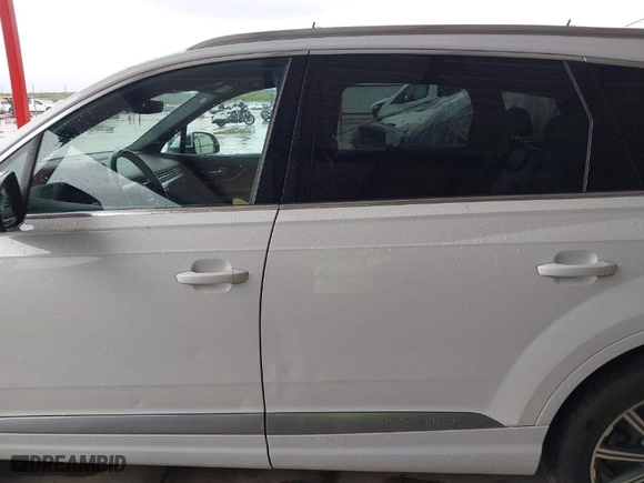 2017 Audi Q7 Prestige with VIN WA1VAAF71HD035383, listed as a IAAI auction lot 40849776 with 89,303 mi miles. Bid and sale history available at carsss.com. Image 15.
