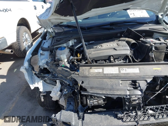 2017 Volkswagen Passat SE z VIN 1VWGT7A30HC053652, wystawiony jako IAAI lot #41882003 z przebiegiem 45 113 mil mil oraz . Historia ofert i sprzedaży dostępna na DreamBid. Obrazek 6.
