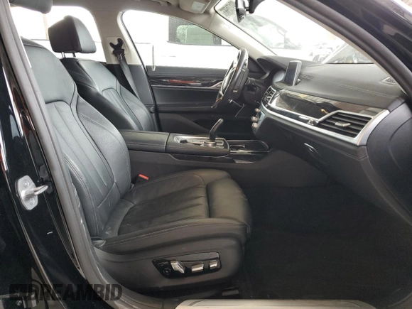 2022 BMW 7 Series 740i xDrive z VIN WBA7T4C05NCH91186, wystawiony jako Copart lot #89174565 z przebiegiem 33 032 mil mil oraz Szkoda całkowita • Salvage title. Historia ofert i sprzedaży dostępna na DreamBid. Obrazek 7.
