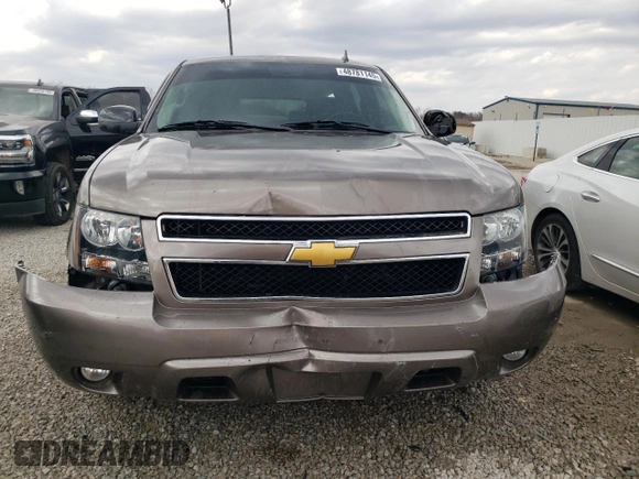 2013 Chevrolet Suburban LT with VIN 1GNSKJE7XDR341736, listed as a Copart auction lot 48781145 with 157,871 mi miles and Salvage Title. Bid and sale history available at DreamBid. Image 5.