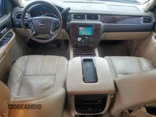 2008 GMC Sierra Denali z VIN 2GTEC638581195286, wystawiony jako Copart lot #51248935 z przebiegiem 216 464 mil mil oraz Szkody całkowita. Historia ofert i sprzedaży dostępna na DreamBid. Obrazek 8.