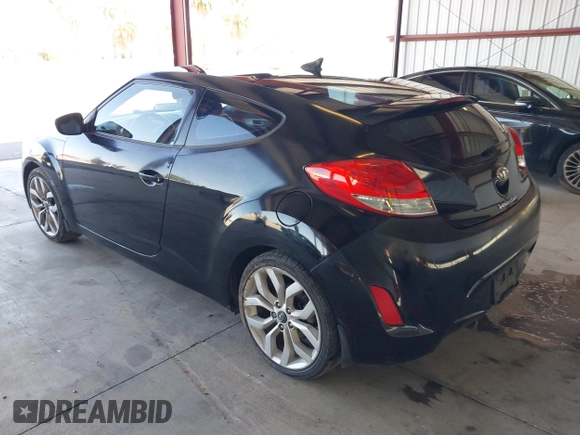 2012 Hyundai Veloster w/Gray Int z VIN KMHTC6AD0CU062046, wystawiony jako IAAI lot #42182993 z przebiegiem 148 574 mil mil oraz . Historia ofert i sprzedaży dostępna na DreamBid. Obrazek 3.