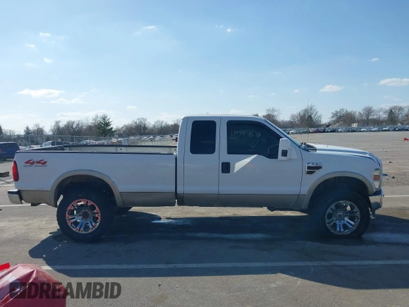2008 Ford F-250 XL z VIN 1FTSX21RX8EB63847, wystawiony jako IAAI lot #41794531 z przebiegiem 263 884 mil mil oraz . Historia ofert i sprzedaży dostępna na DreamBid. Obrazek 13.