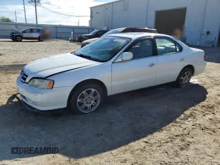 2000 Acura TL with VIN 19UUA5663YA000590, listed as a Copart auction lot 89082575 with 131,906 mi miles and Non Repairable. Bid and sale history available at carsss.com. Image 1.