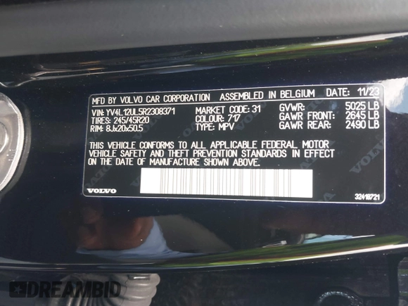 2024 Volvo XC40 Plus Dark Theme with VIN YV4L12UL5R2308371, listed as a IAAI auction lot 42516455 with 9,056 mi miles and . Bid and sale history available at DreamBid. Image 9.